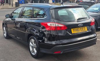 FORD FOCUS AUTOMATIC 1.6 Zetec Estate 5dr Petrol Powershift Euro 5 (125 ps)