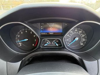 Ford Focus TITANIUM 5-Door