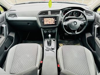 Volkswagen Tiguan SE NAVIGATION TDI 4MOTION DSG